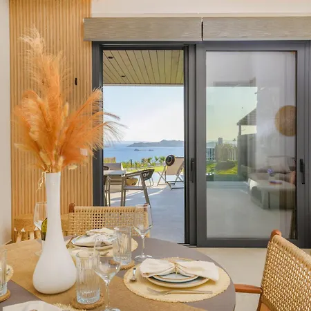 Thea אואוראנואופולי