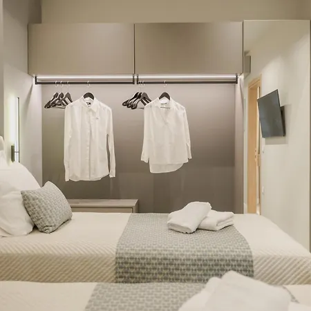 Thea * אואוראנואופולי