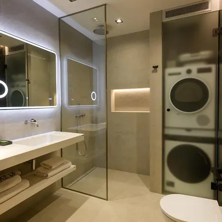 Thea * אואוראנואופולי